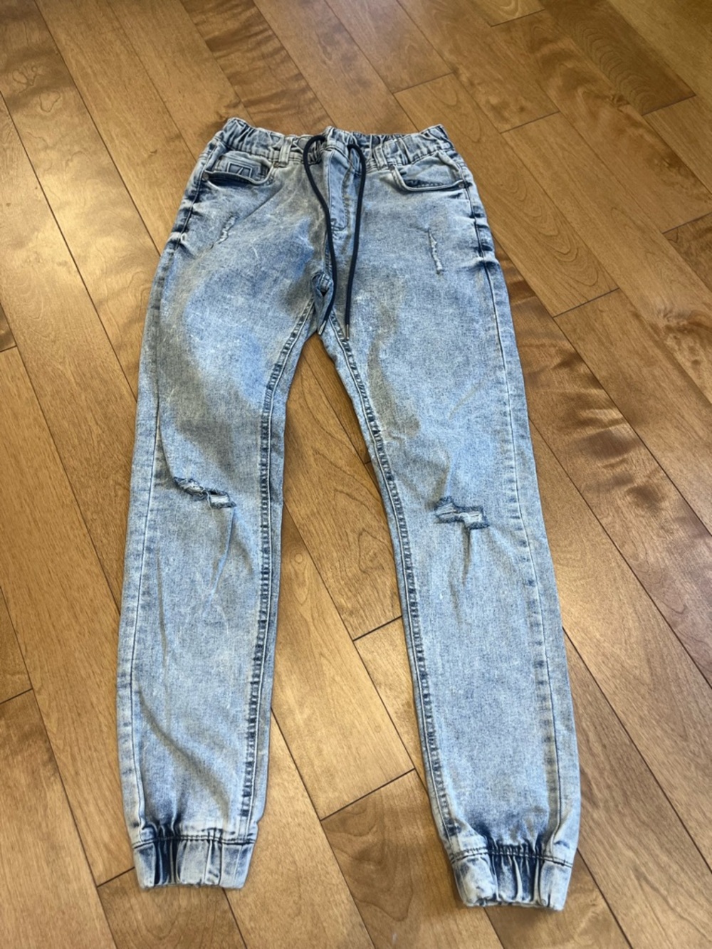 Light Wash Distressed women’s Jogger Jeans